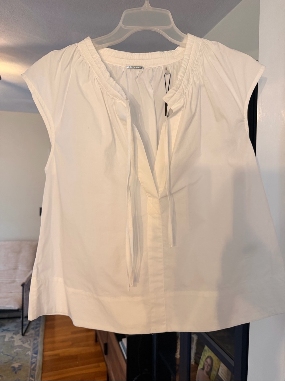 Elie Tahari white Tie-Neck Sleeveless Blouse